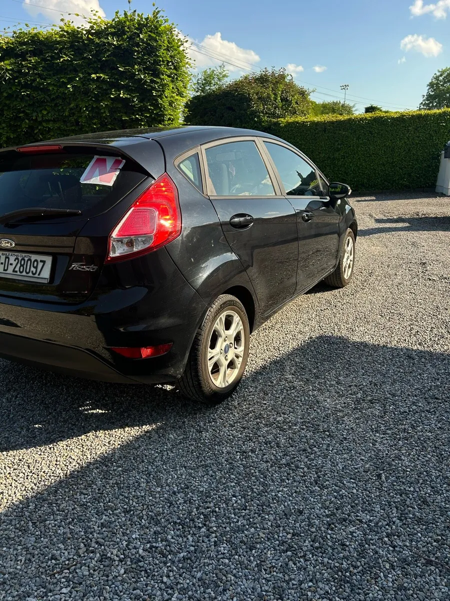 2014 Ford Fiesta LOW KM FRESH NCT (slide 10) - Image 4