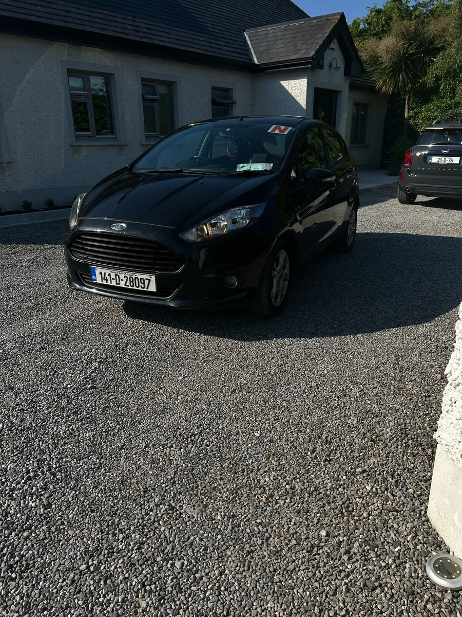 2014 Ford Fiesta LOW KM FRESH NCT (slide 10) - Image 1