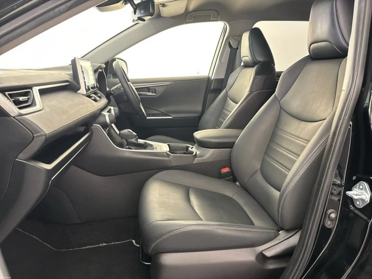 Toyota RAV4 Hybrid Sol - Image 6