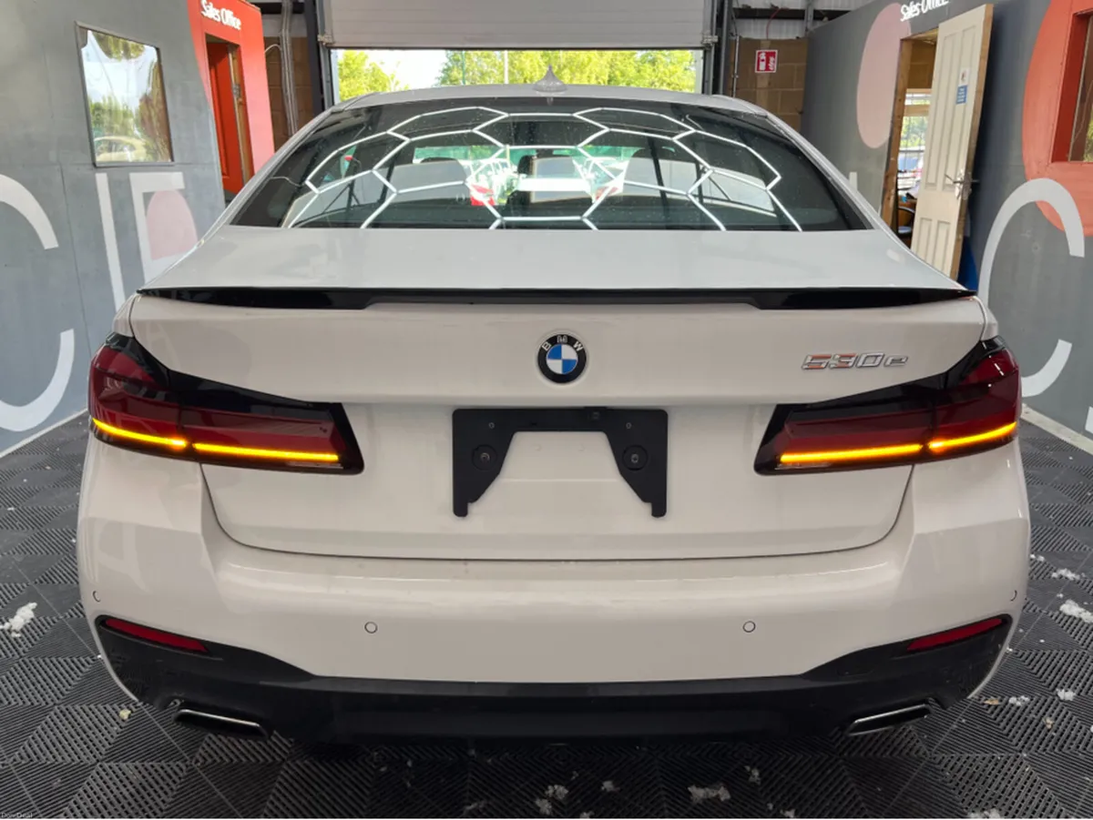 BMW 5-Series 2021 BMW 530E M-SPORT 2.0 AUTOMATIC / - Image 3