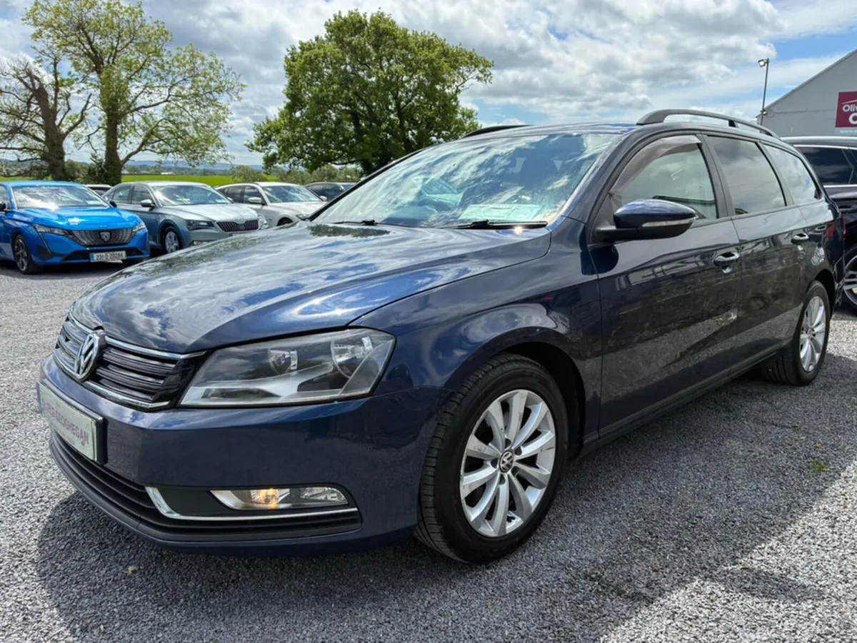Volkswagen Passat BLUEMOTION 1.6 MANUAL 6 SPEED - Image 4