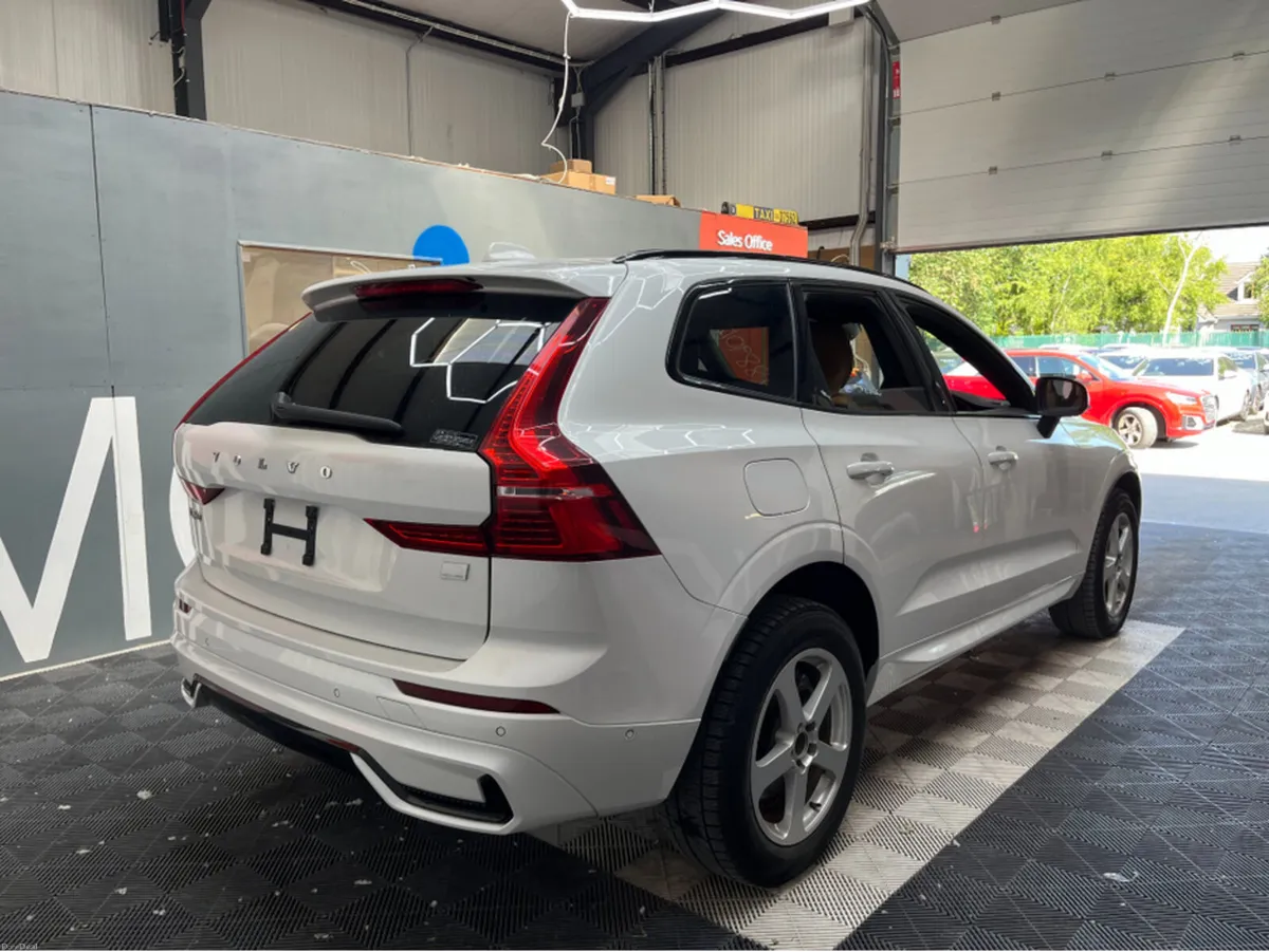 Volvo XC60 2023 VOLVO XC60 RECHARGE T6 2.0 AUTOMAT - Image 2