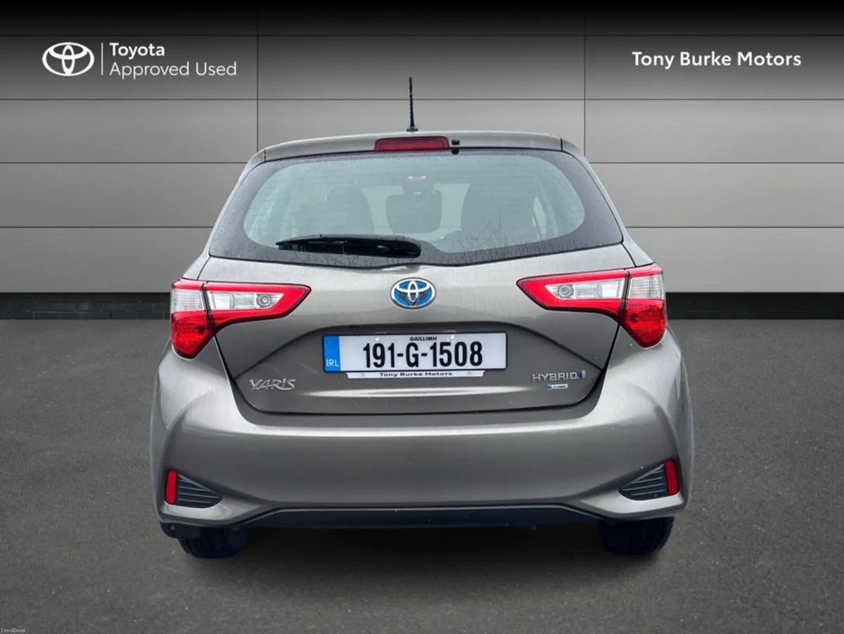 Toyota Yaris - Hybrid - Luna Edition - 1.5 - 5dr & - Image 4