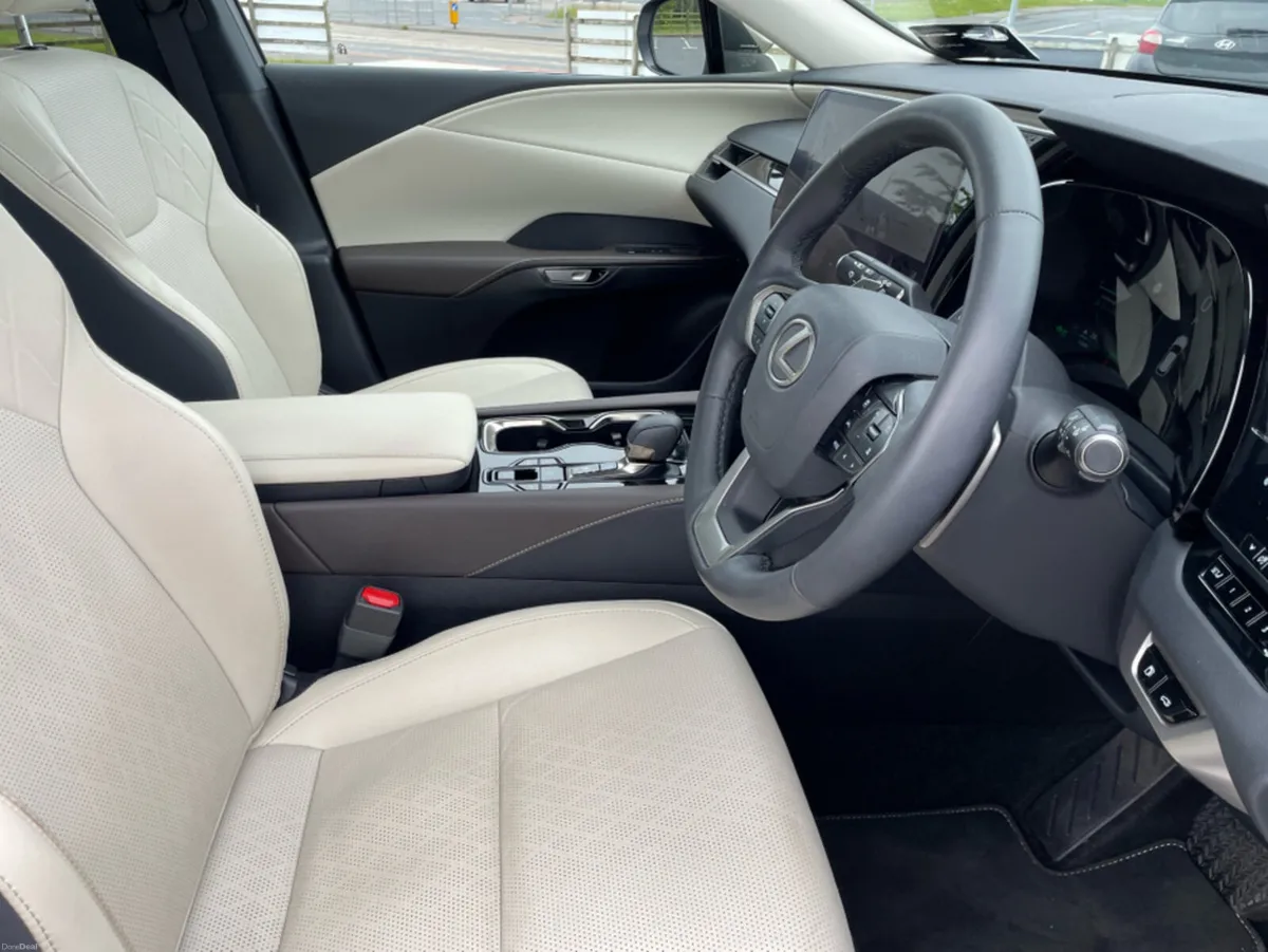Lexus RX450H+ Luxury - Plug-In Hybrid // Heated Mi - Image 6