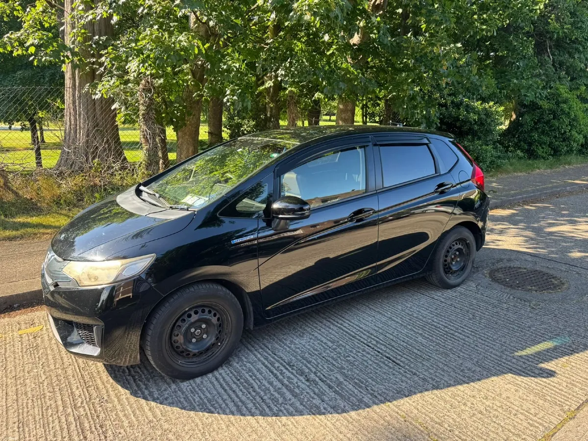 Honda Fit 2014 - Image 2