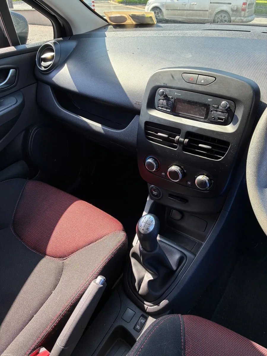 Renault Clio 2015 - Image 4