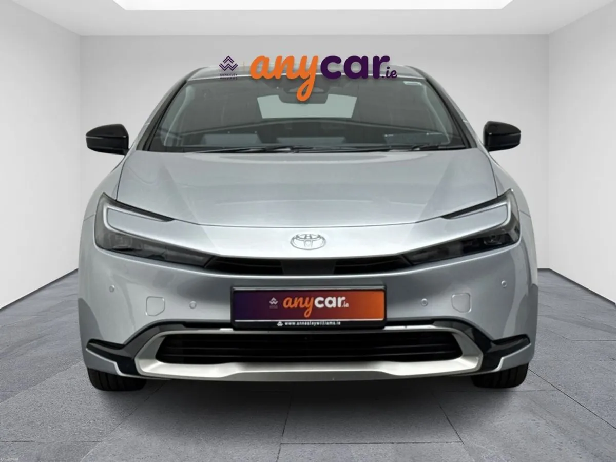 Toyota Prius Excel PHEV - Image 3