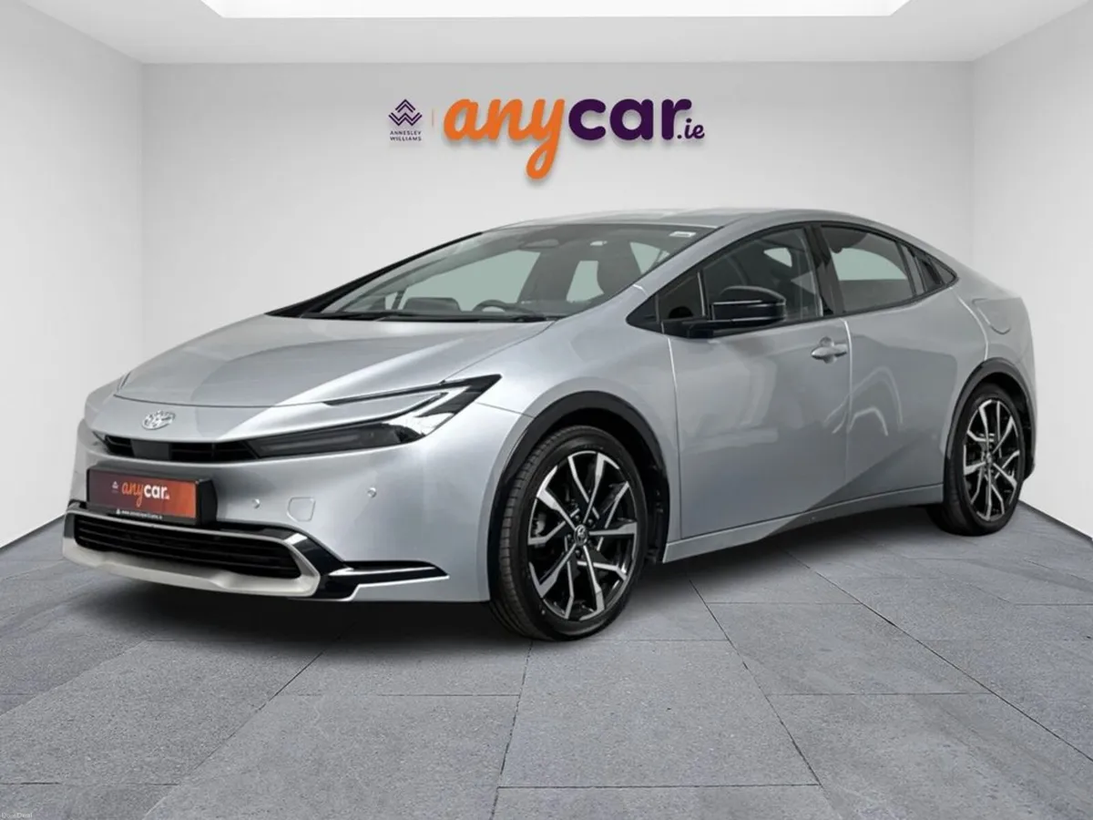Toyota Prius Excel PHEV - Image 4