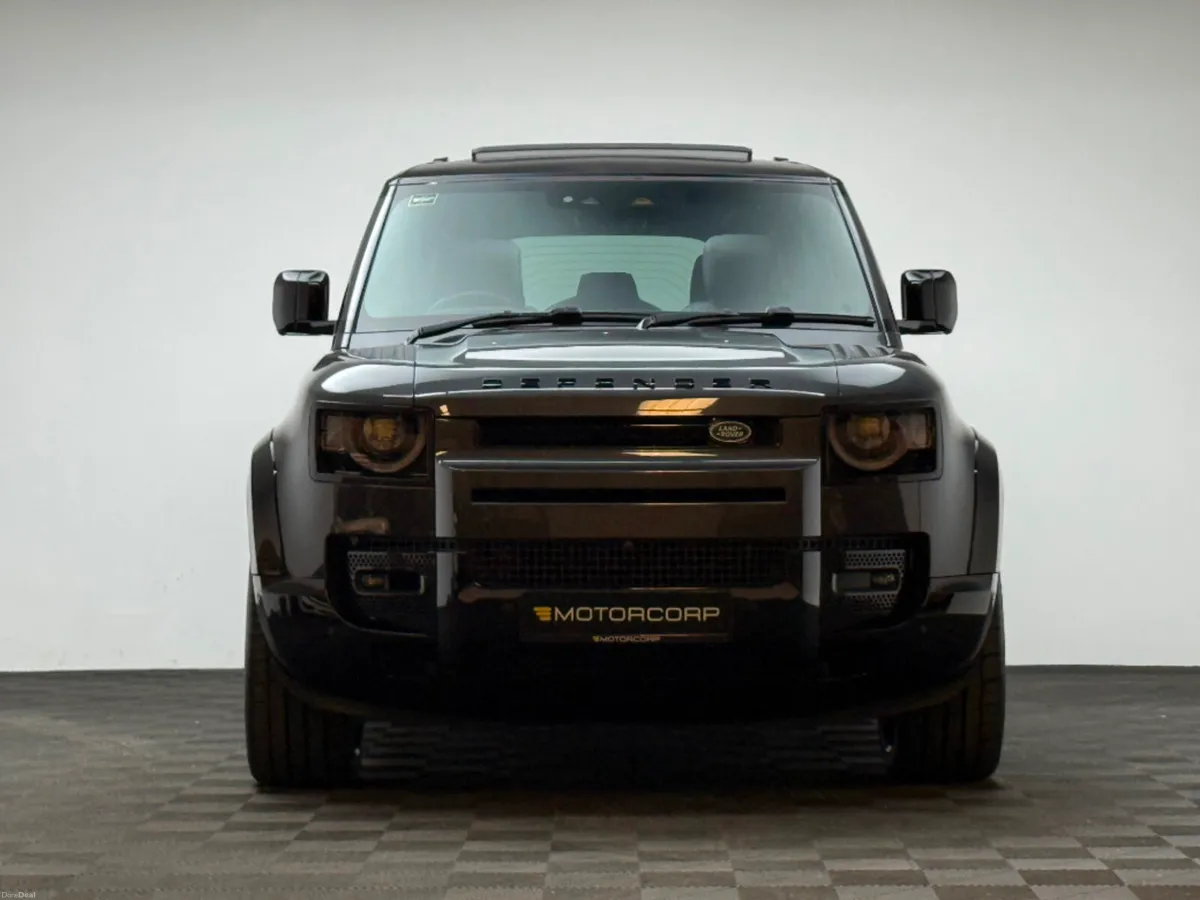 Land Rover Defender HSE X-DYNAMIC P400E - Image 2