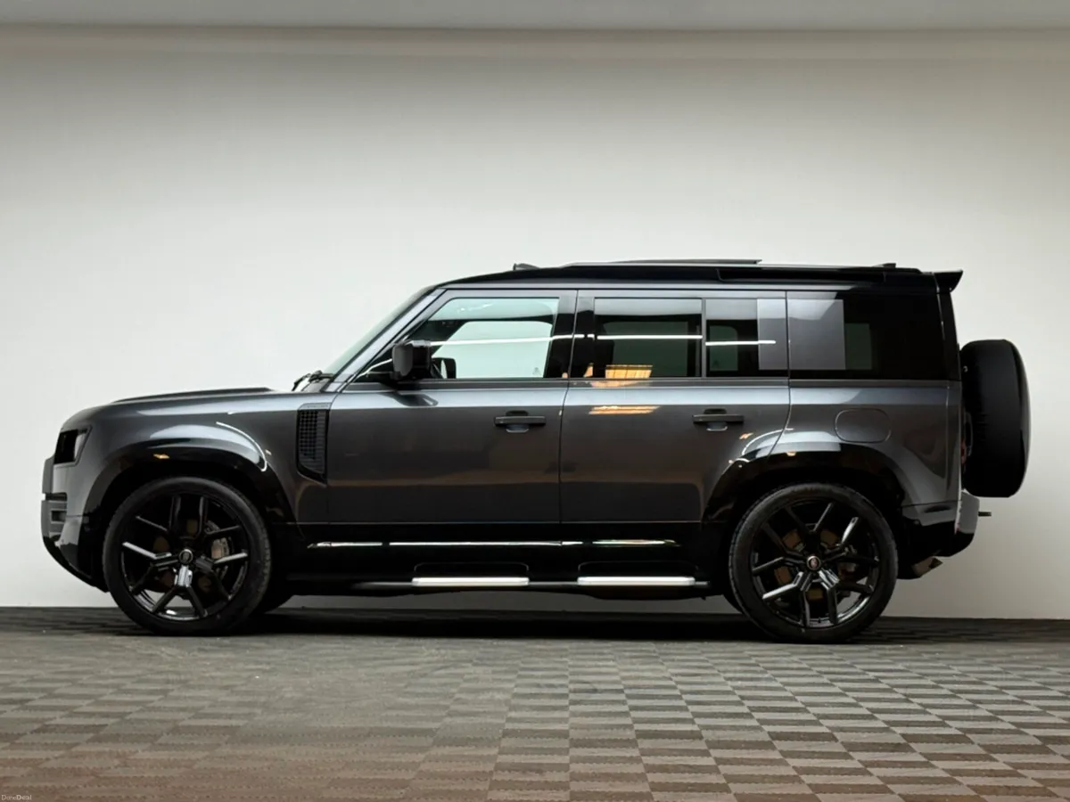 Land Rover Defender HSE X-DYNAMIC P400E - Image 4