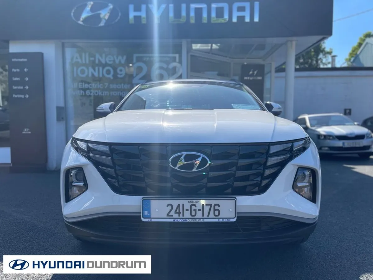 Hyundai Tucson Executive Phev 5DR Auto - Image 2