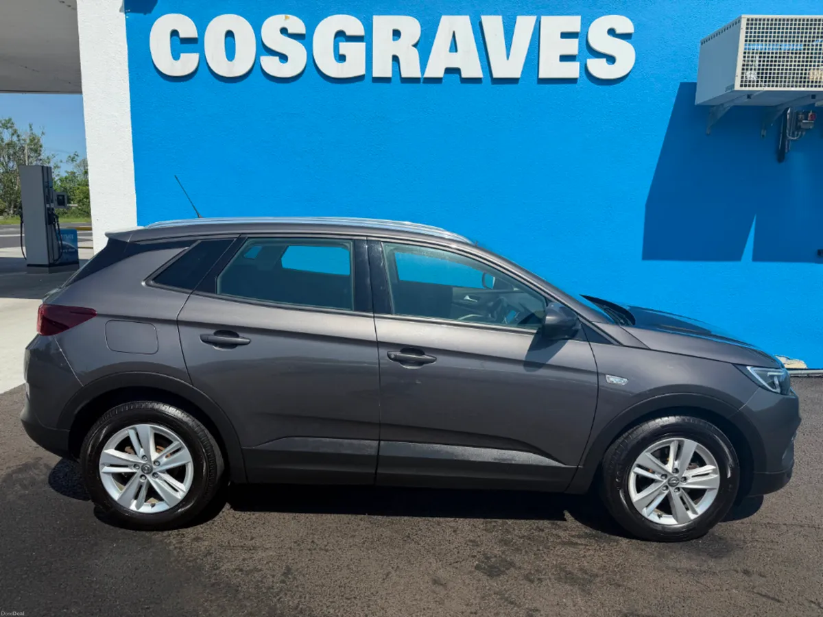 Opel Grandland X SUV. 1.2i 130ps-petrol- 5DR * PAR - Image 2