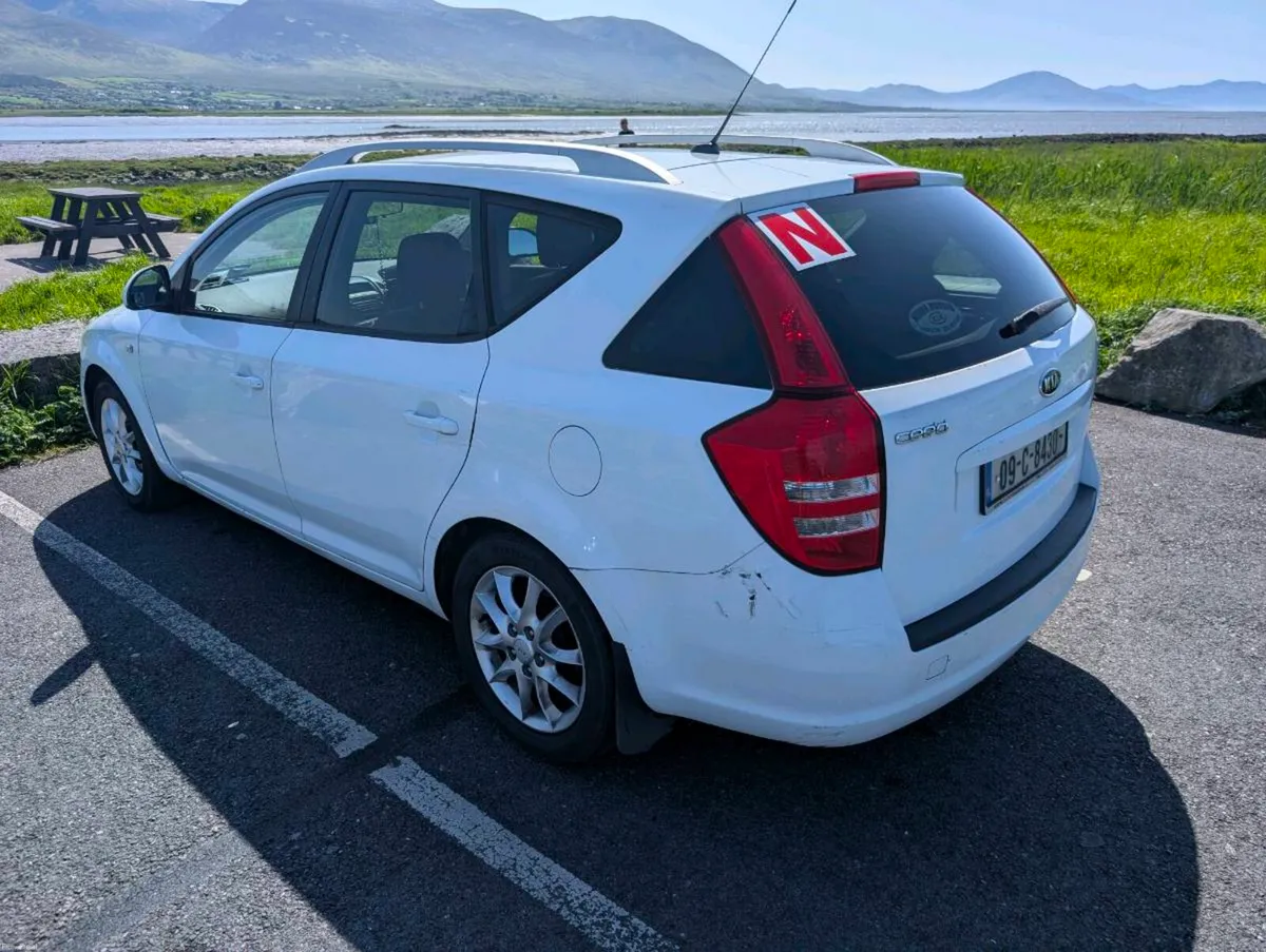 KIA CEED ED 2009 CRDI 1.6 - Image 4