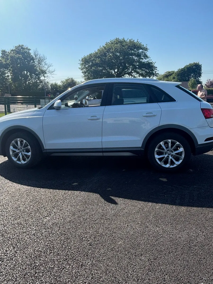 Audi Q3 2016 - Image 4