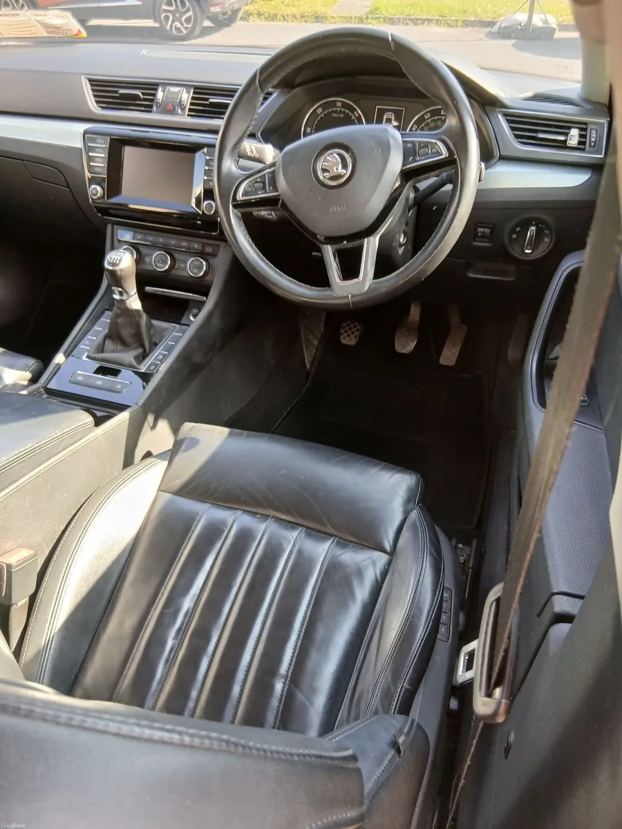 Skoda Superb 2016 - Image 4