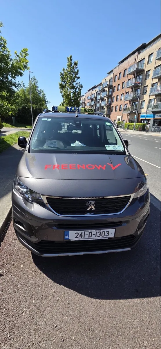 PEUGEOT RIFTER HORIZON 7-SEATER TAXI - Image 5
