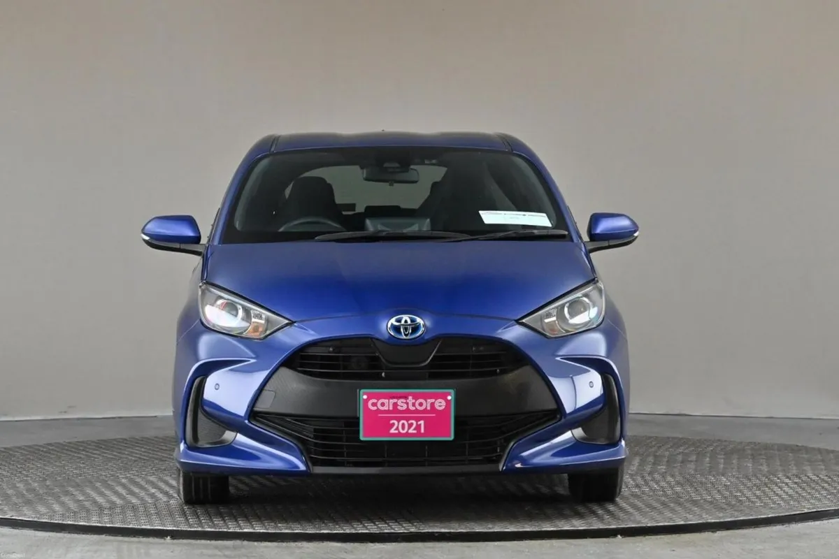 Toyota Yaris 1.5 HYBRID **REVERSE CAM**PARK SENSOR - Image 2