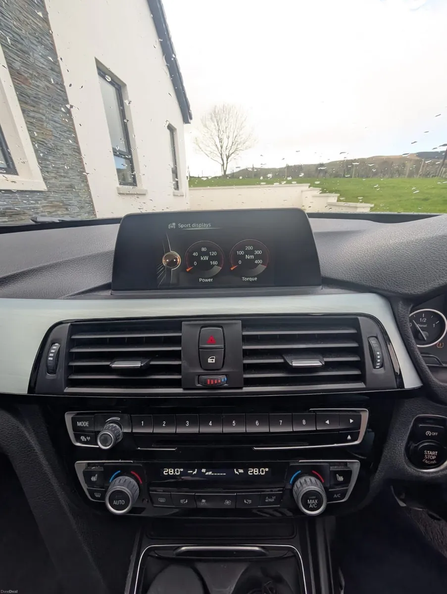 BMW 3-Series 2017 - Image 6