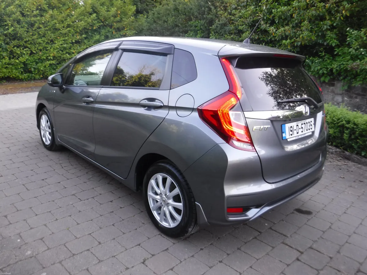 HONDA FIT 1.5 AUTO HYBRID LOW MILES HIGH SPEC - Image 4
