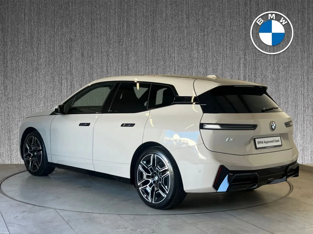 BMW iX xDrive45 M Sport - Image 3