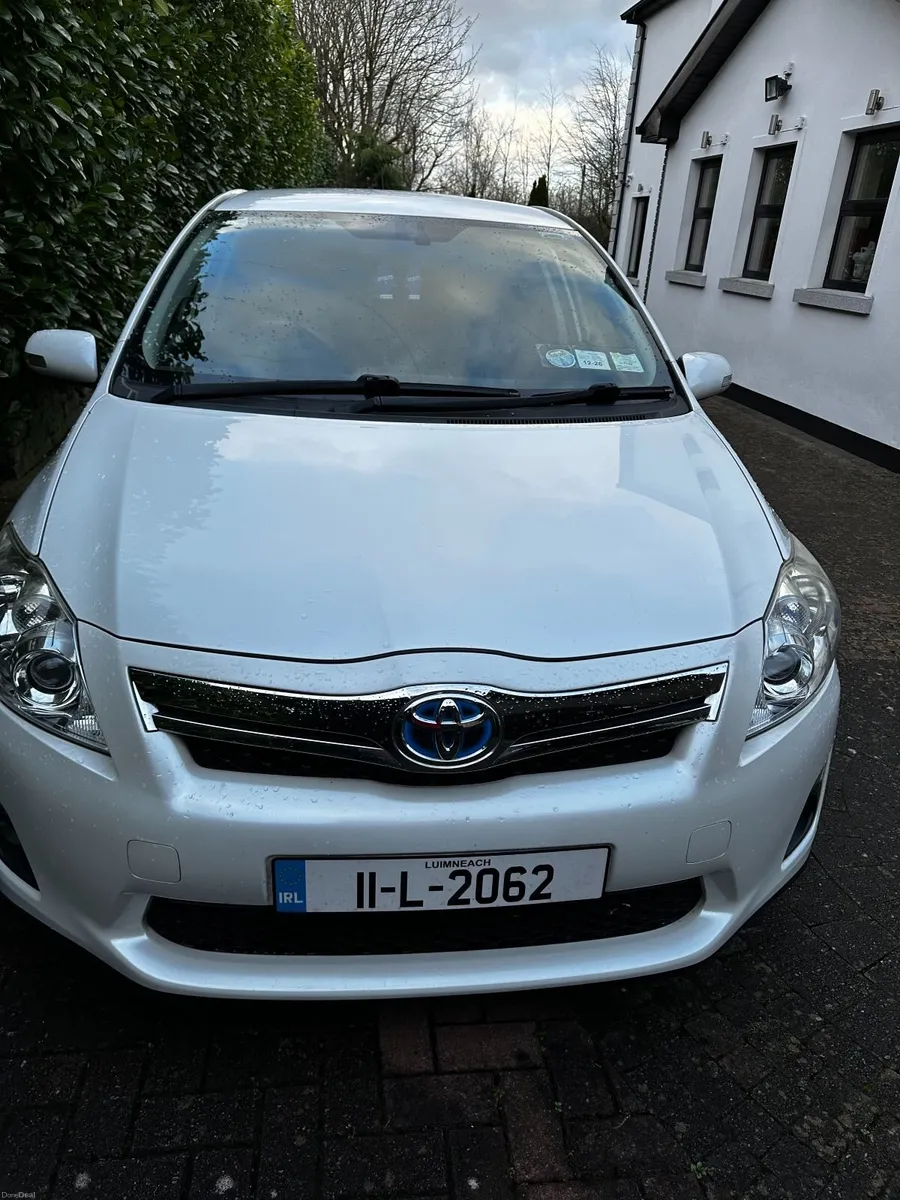 Toyota Auris 2011 - Image 1