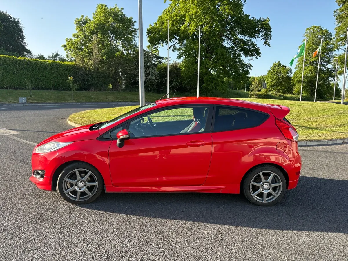 Ford Fiesta Zetec S - Image 5