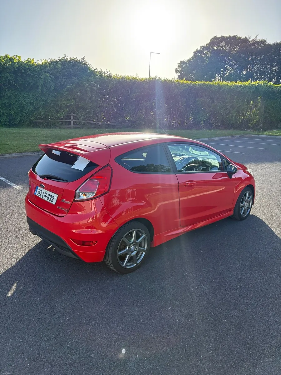 Ford Fiesta Zetec S - Image 2