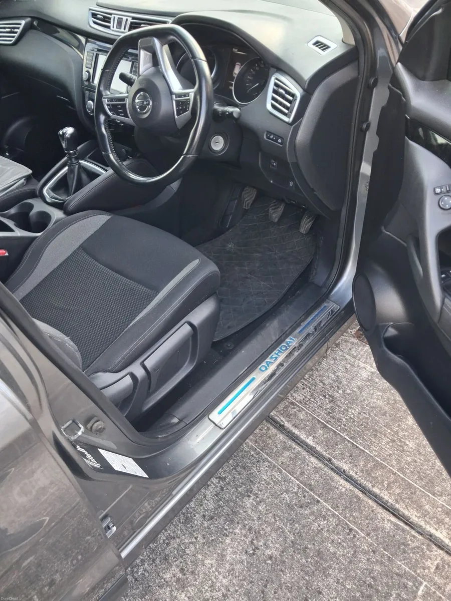 Nissan Qashqai 2018 - Image 2