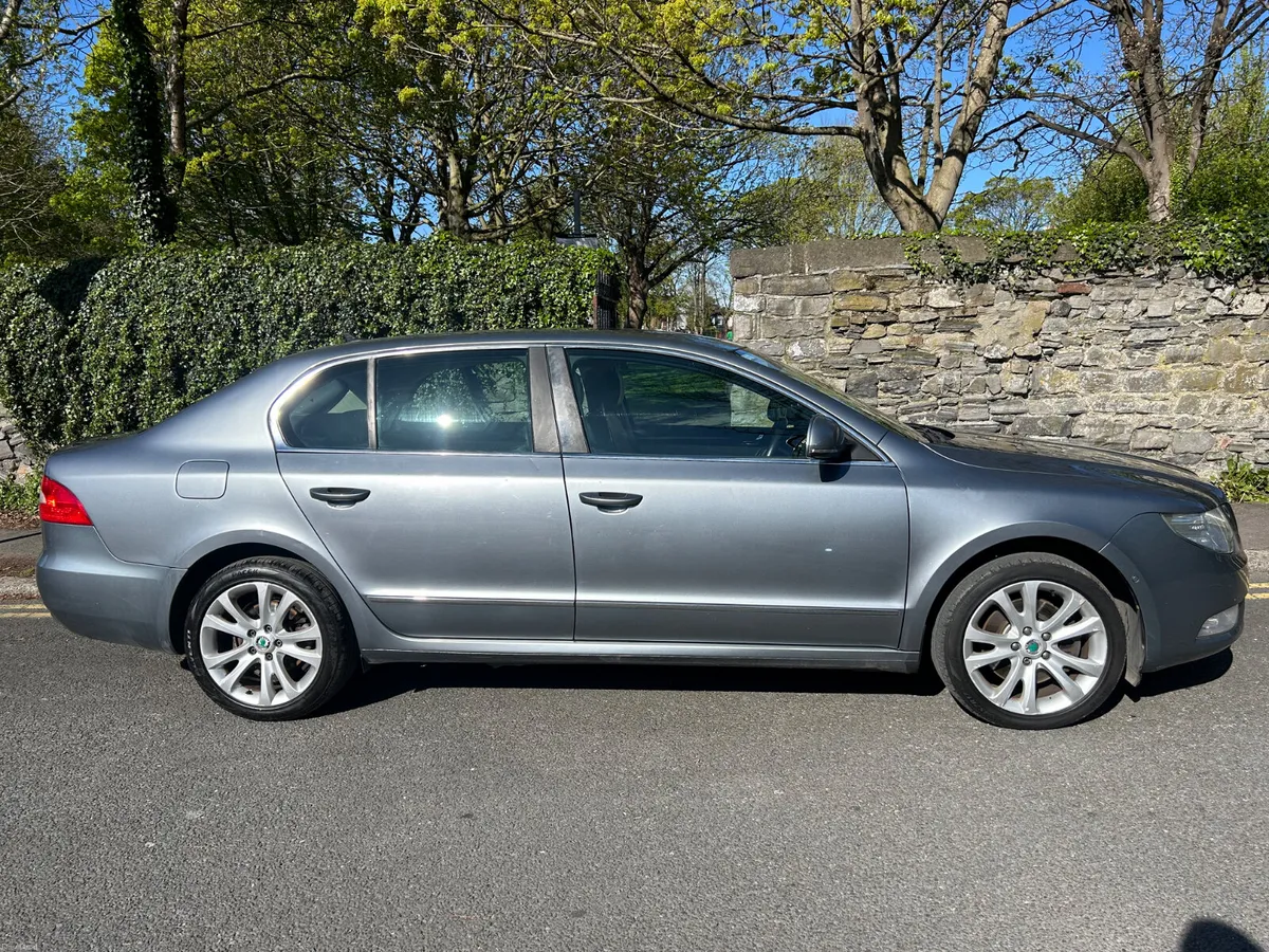 2014 SKODA SUPERB 4x4 ELEGANCE LEATHER INTERIOR - Image 4