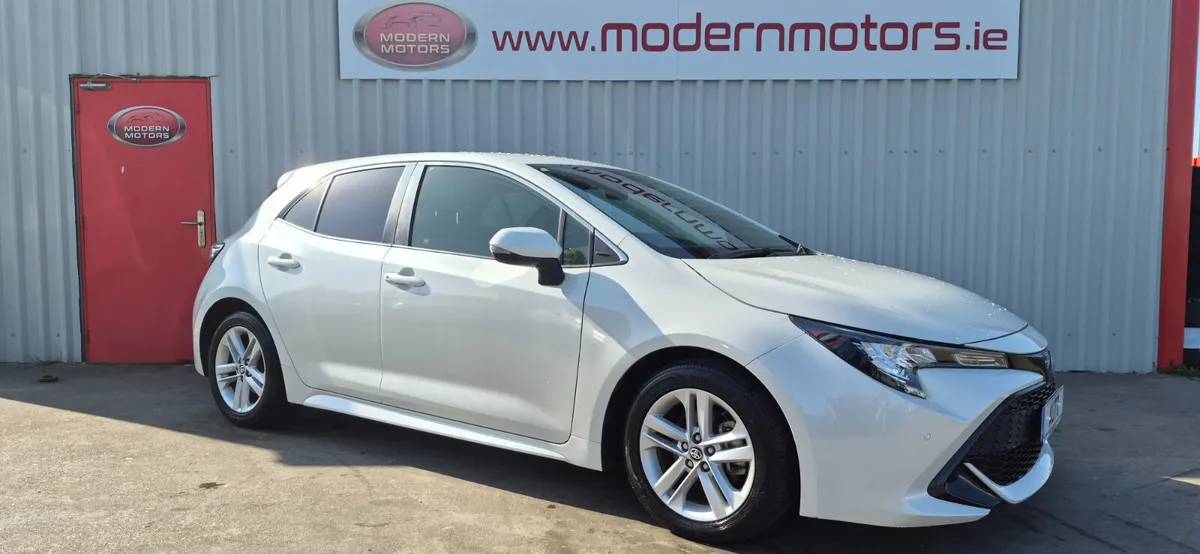 toyota corolla sport hybrid/petrol hatch new model - Image 1