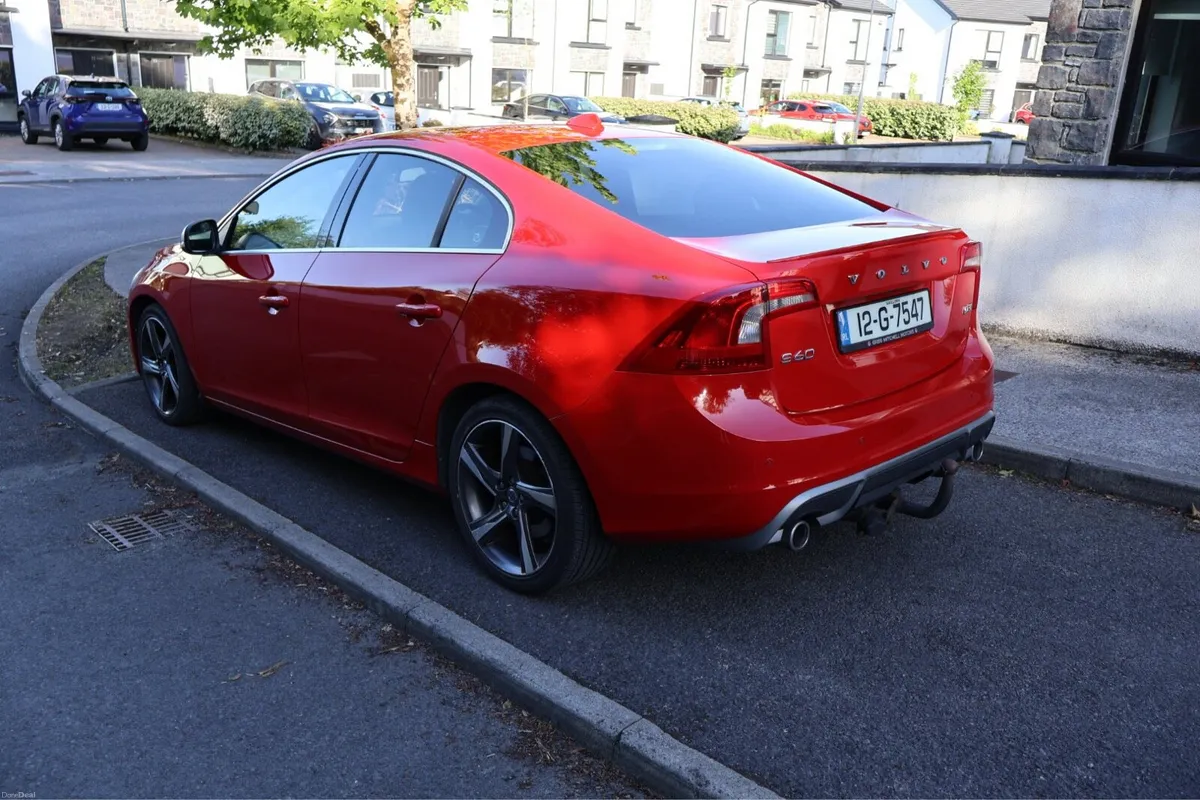 Volvo S60 R-Design - Image 2