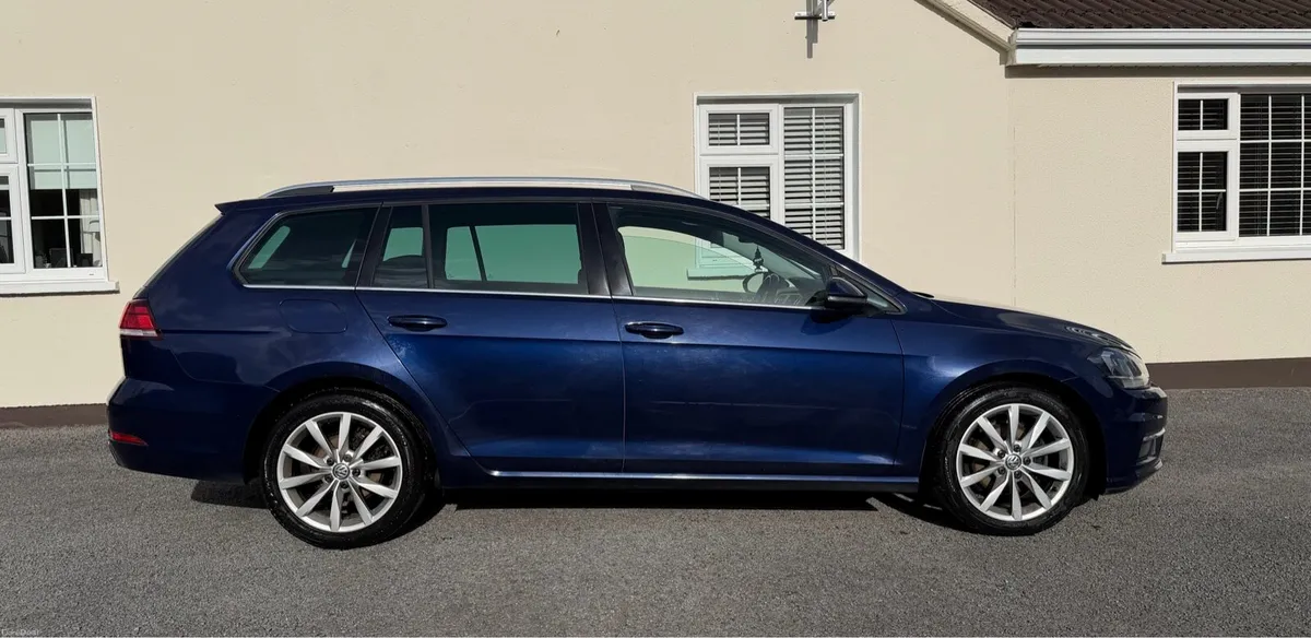 2017 Volkswagen Golf Highline Diesel IMMACULATE - Image 2