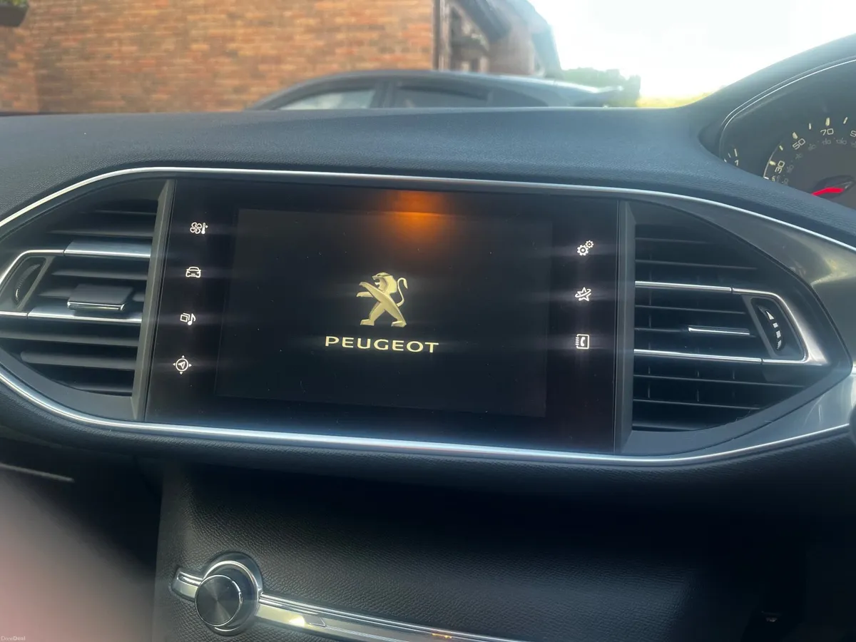 Peugeot 308 2015 - Image 3