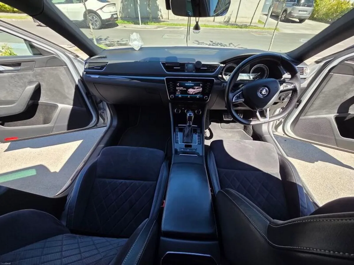 Skoda Superb Sport Line DSG 2.0 TDI - Image 2