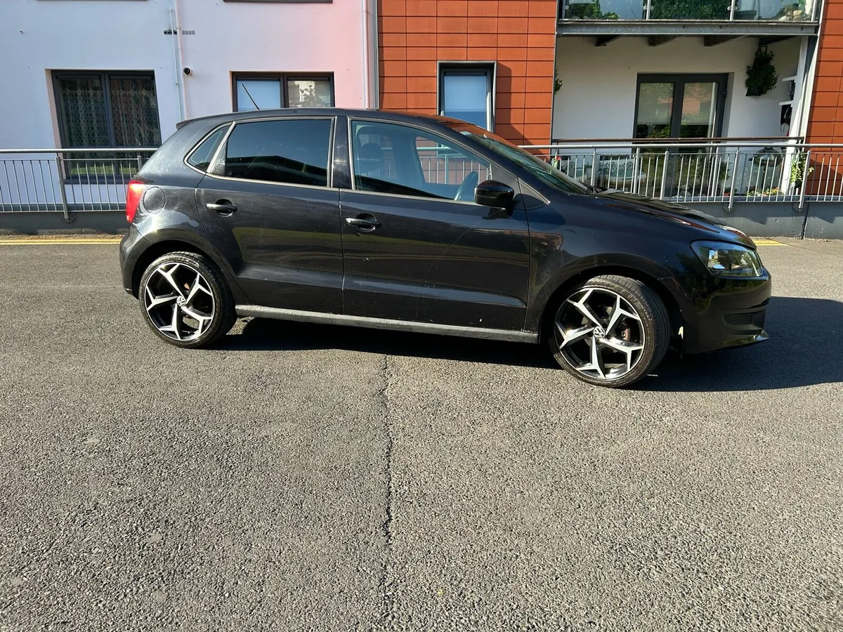Car - Image 1