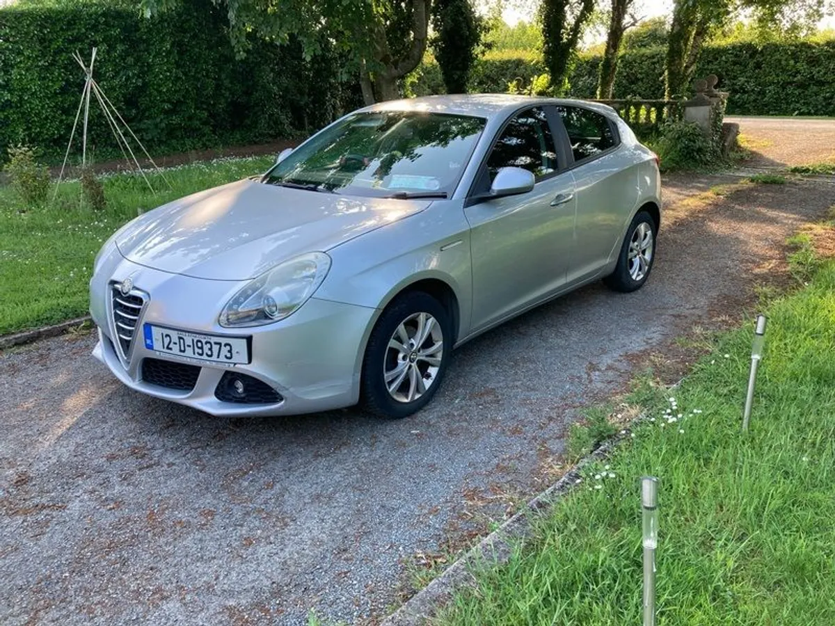 2012 Alfa Romeo Giulietta - Image 1