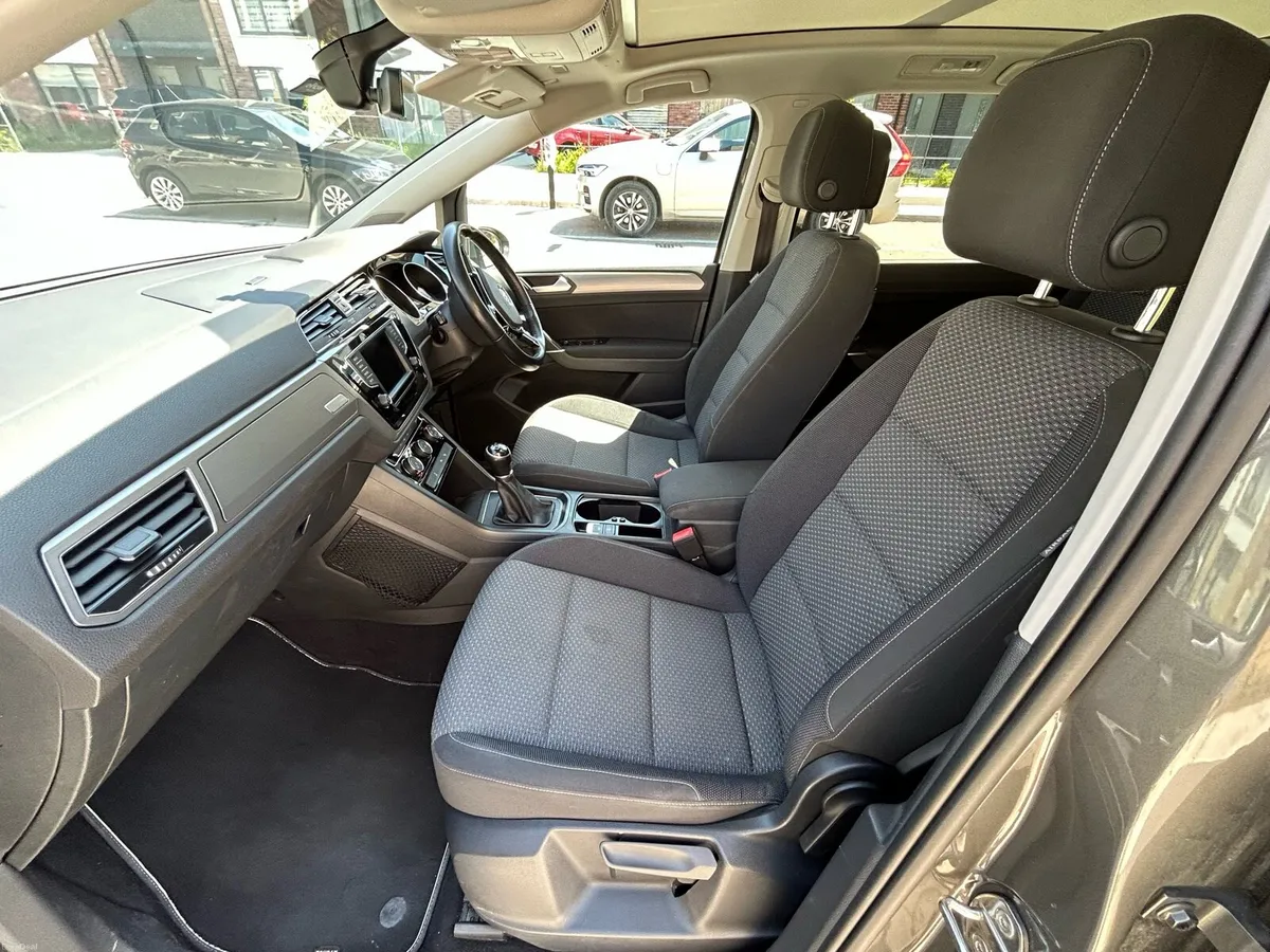 2016 Touran, 1.6TDI, 7 seater - Image 5