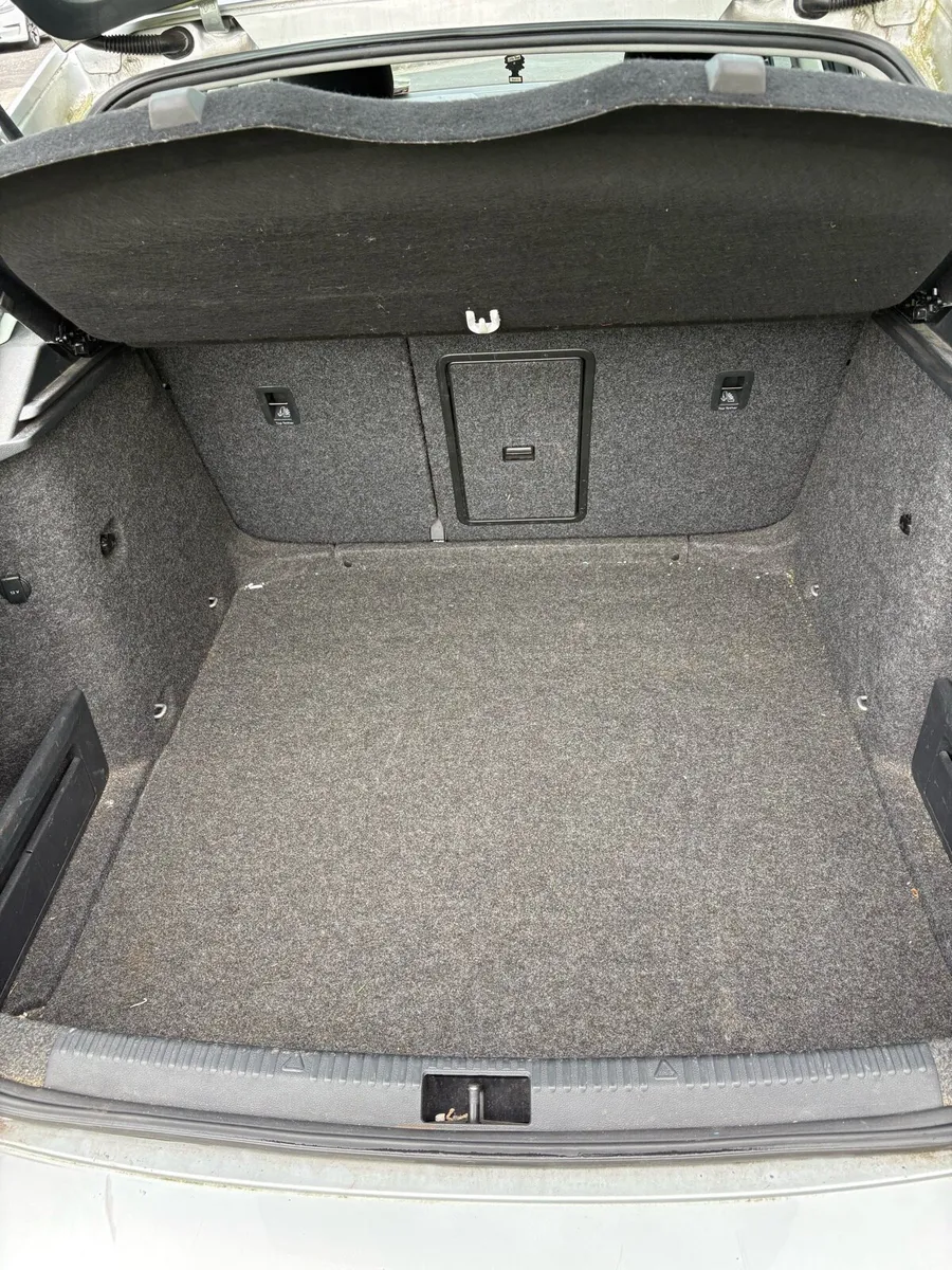 Car - Image 2