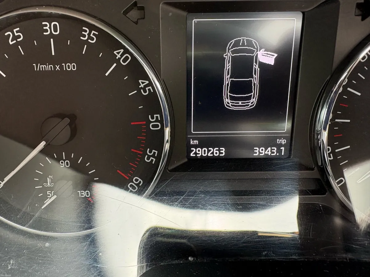 Car - Image 4