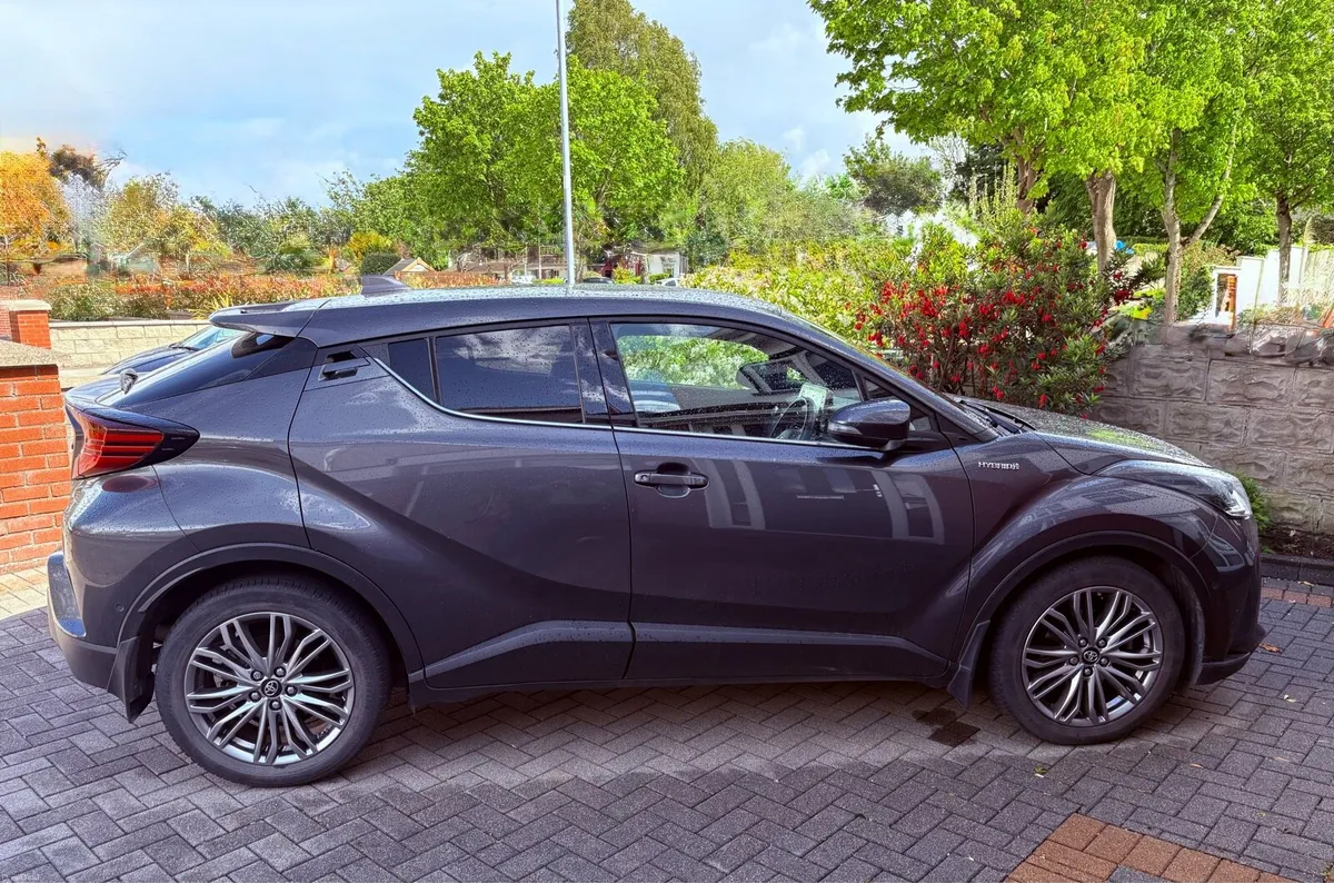 Toyota CHR 1.8 Hybrid SOL Spec - Image 2