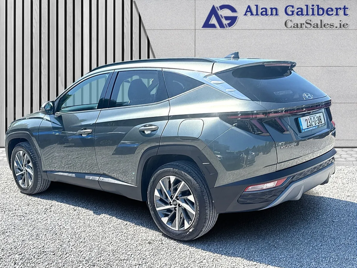 Hyundai Tucson 1.6 Diesel EXECUTIVE PLUS 5DR - Image 2