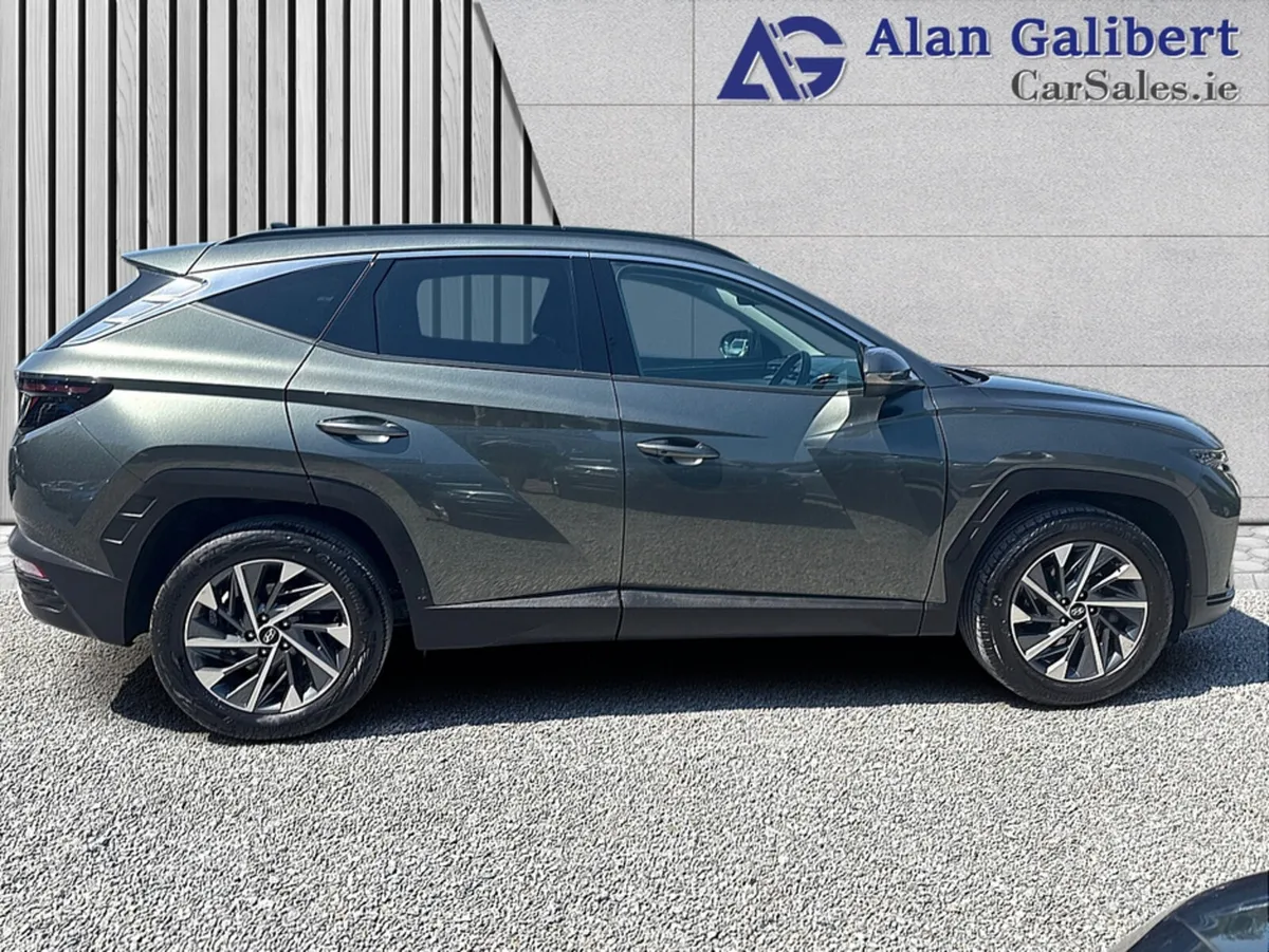 Hyundai Tucson 1.6 Diesel EXECUTIVE PLUS 5DR - Image 3
