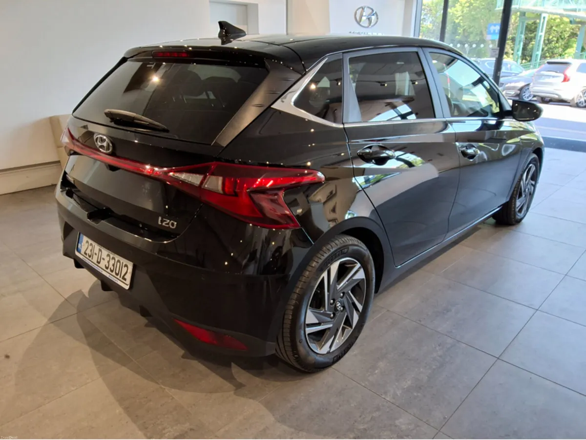 Hyundai i20 DELUXE PLUS - Only 18,000 Km - - Image 2