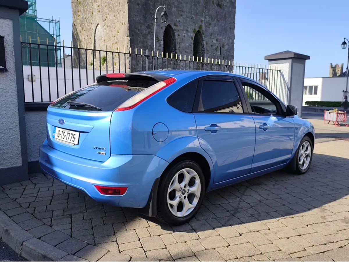 Ford Focus STYLE 1.6 TDCI 90PS 5DR - Image 2