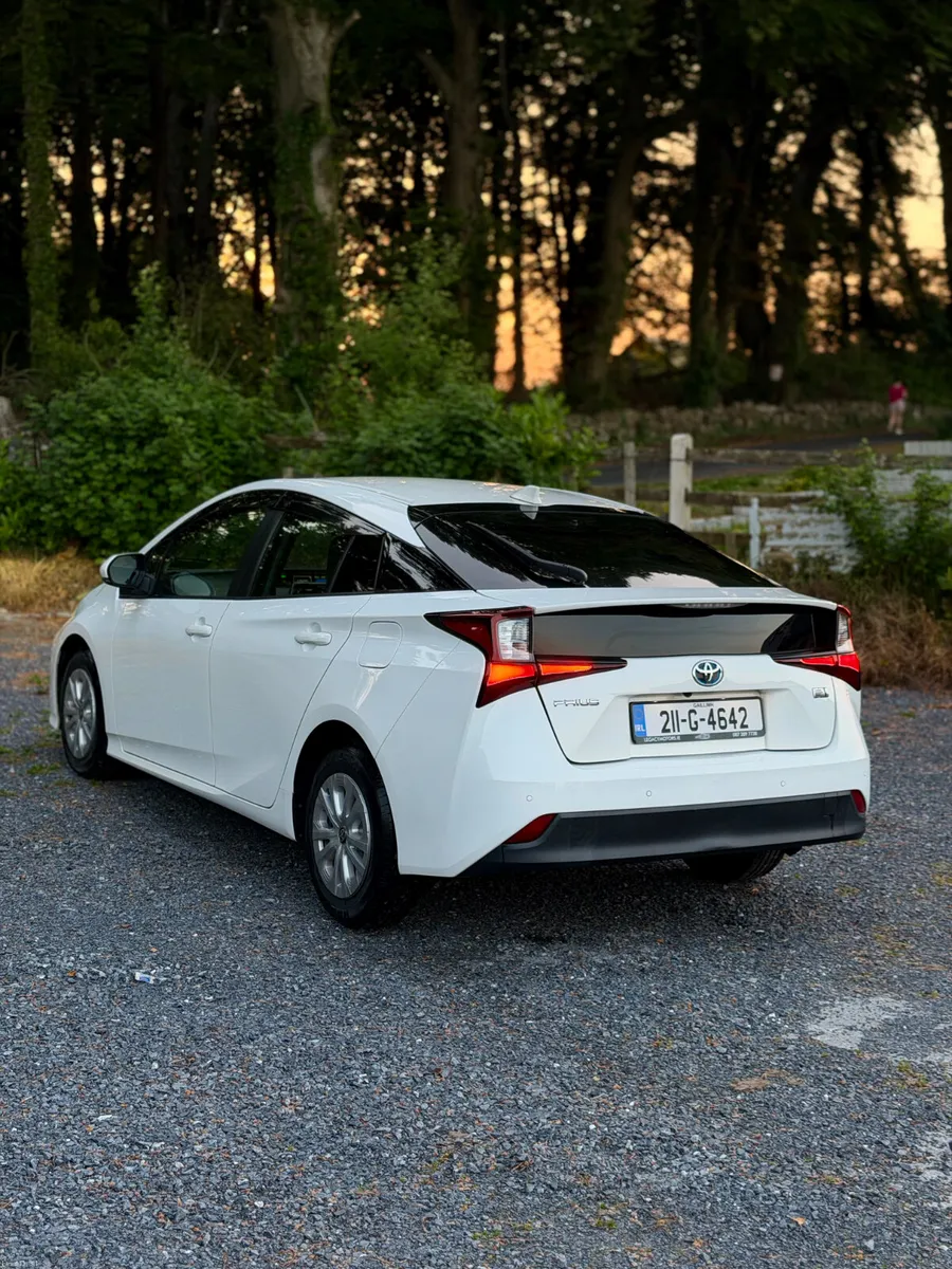 Toyota PRIUS 2021 | 1.8 HYBRID - Image 1