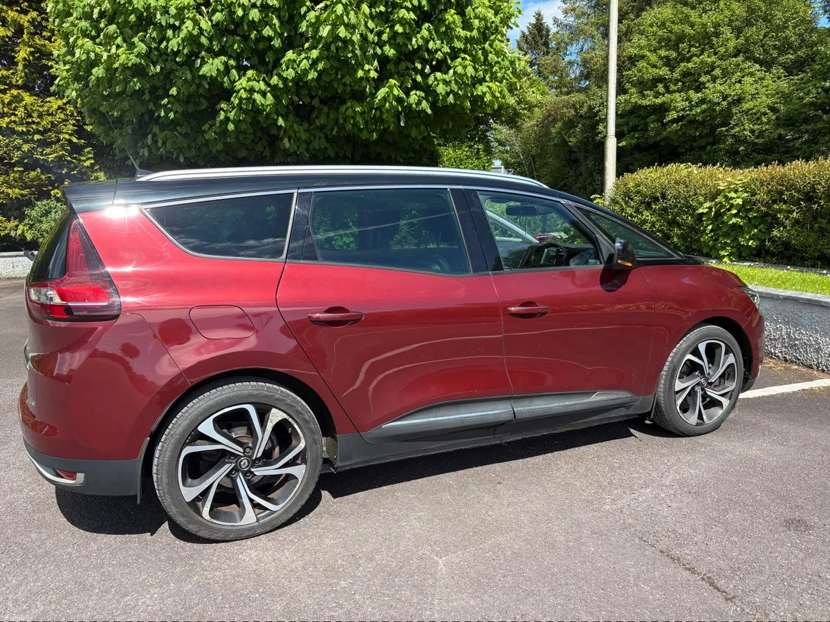Renault Grand Scenic SIGNATURE DCI - Image 1