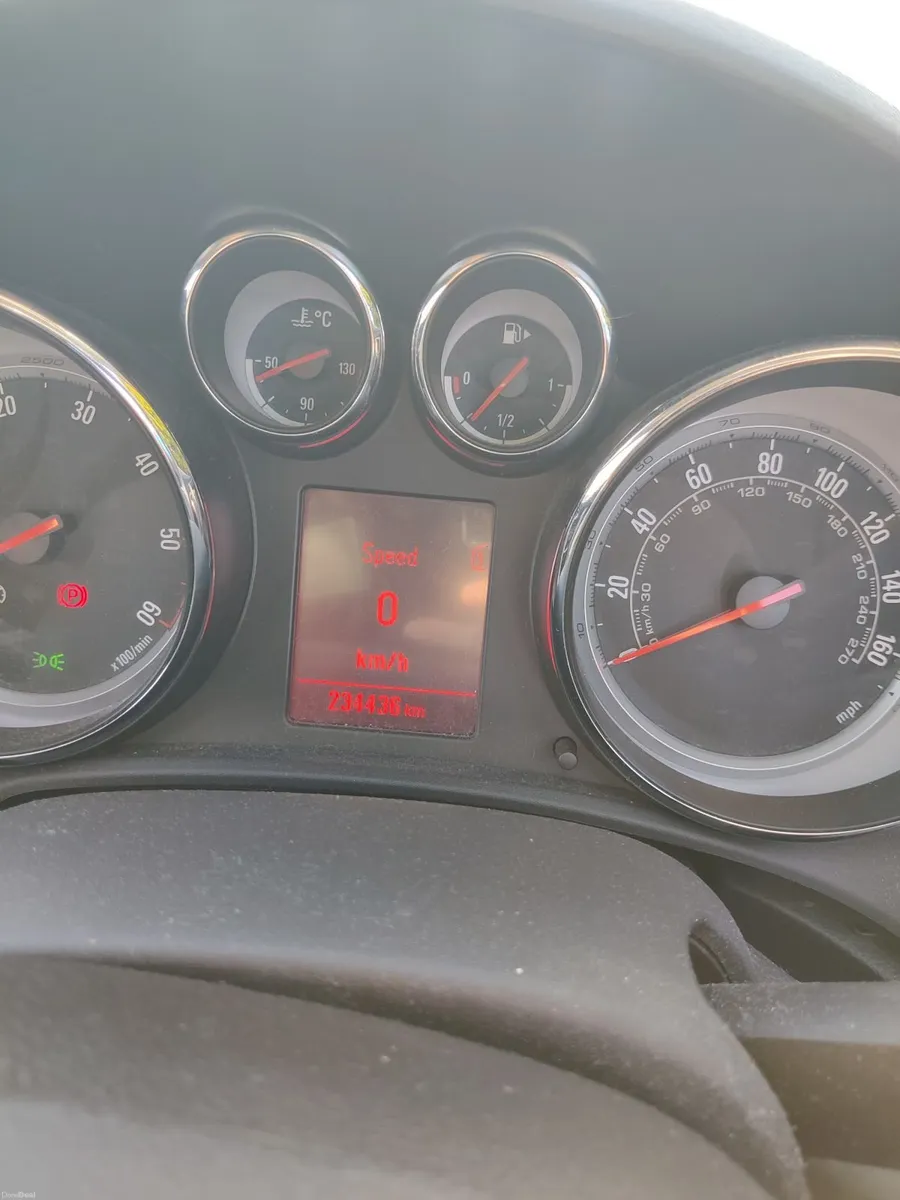 Vauxhall Astra 2012 - Image 2