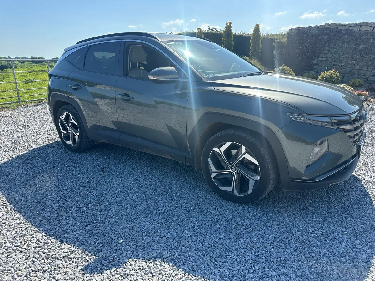 Hyundai Tuscon executive plus plug in hybrid - Image 3