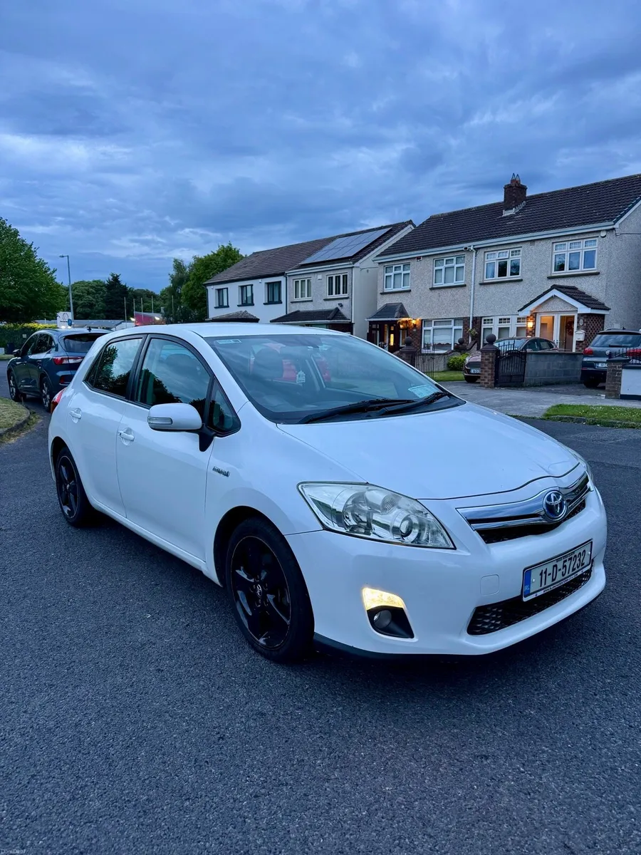 Toyota Auris 1.8 hybrid, 2011 - Image 1