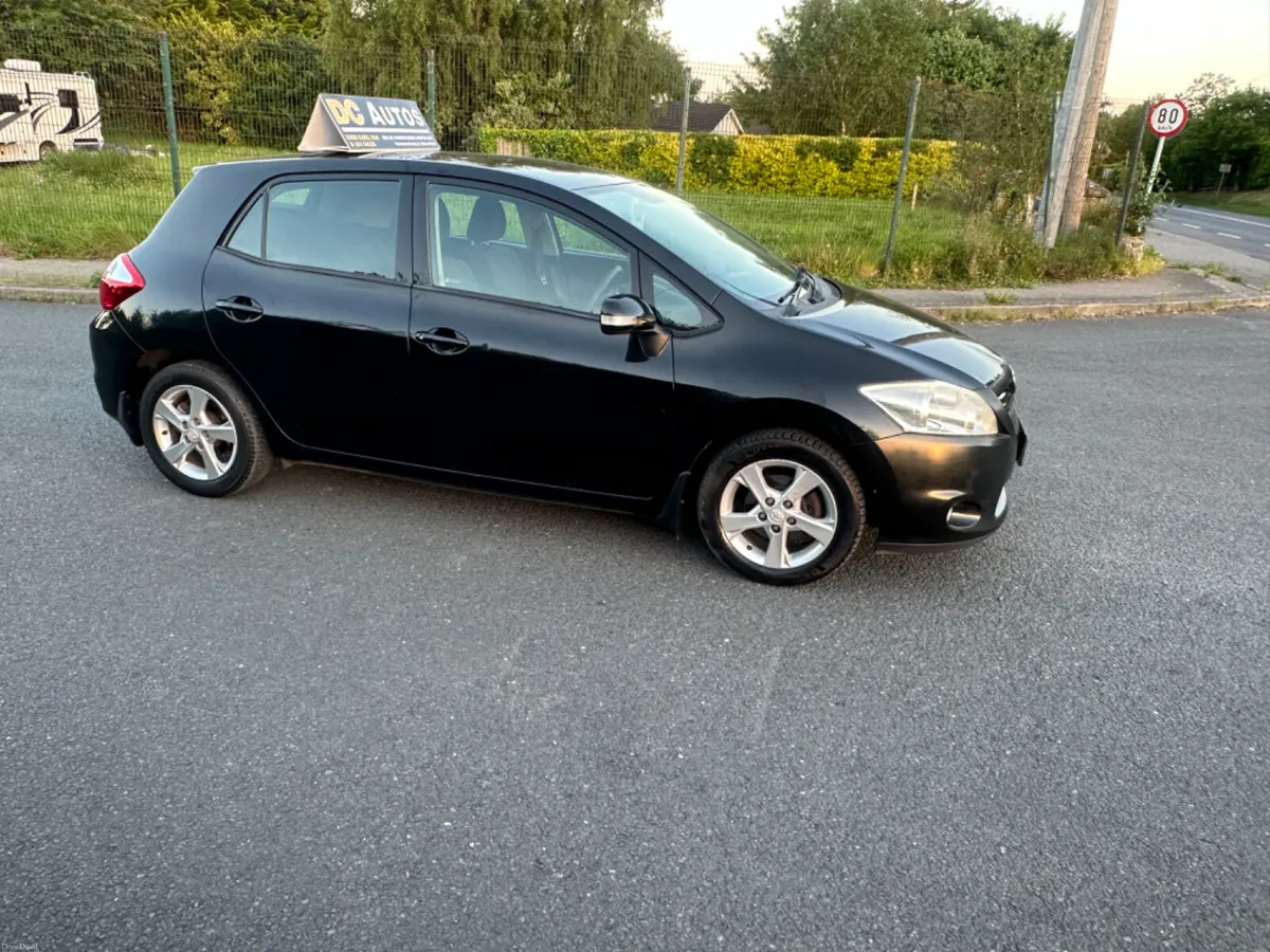 Toyota Auris 2010 automatic 1.4 diesel - Image 2